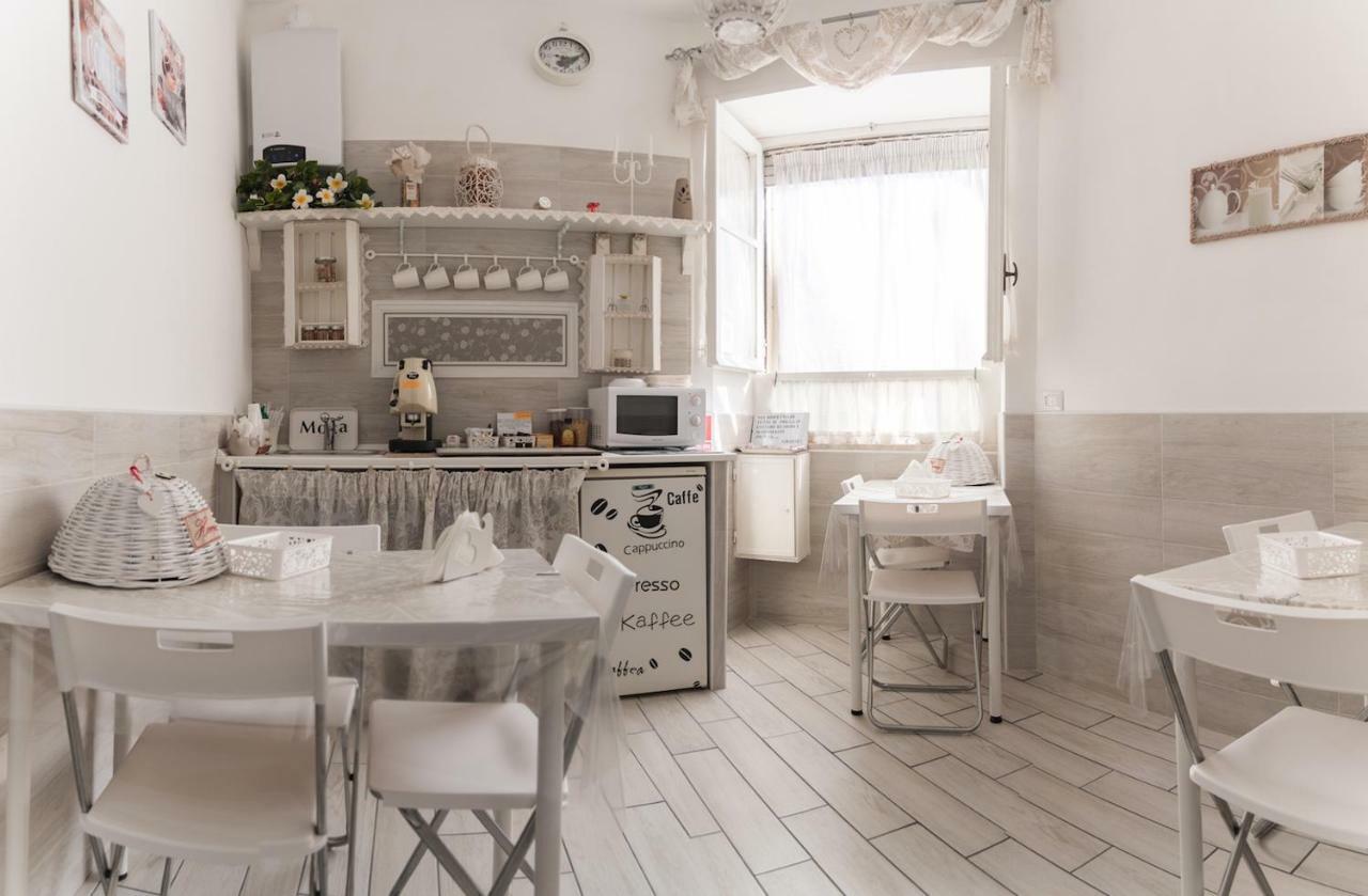 Bed and Breakfast Il Frangipane à Formia Extérieur photo